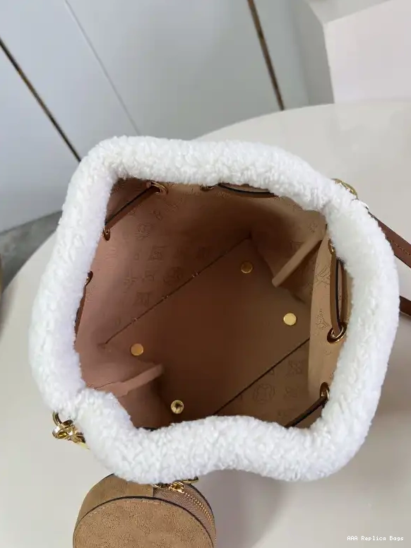 Aaa replica ru BELLA VUITTON LOUIS 0606